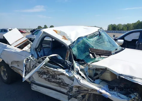 1993 Chevrolet Gmt-400 C1500 z USA, uszkodzony, nr VIN 1GCEC14K4PZ150181